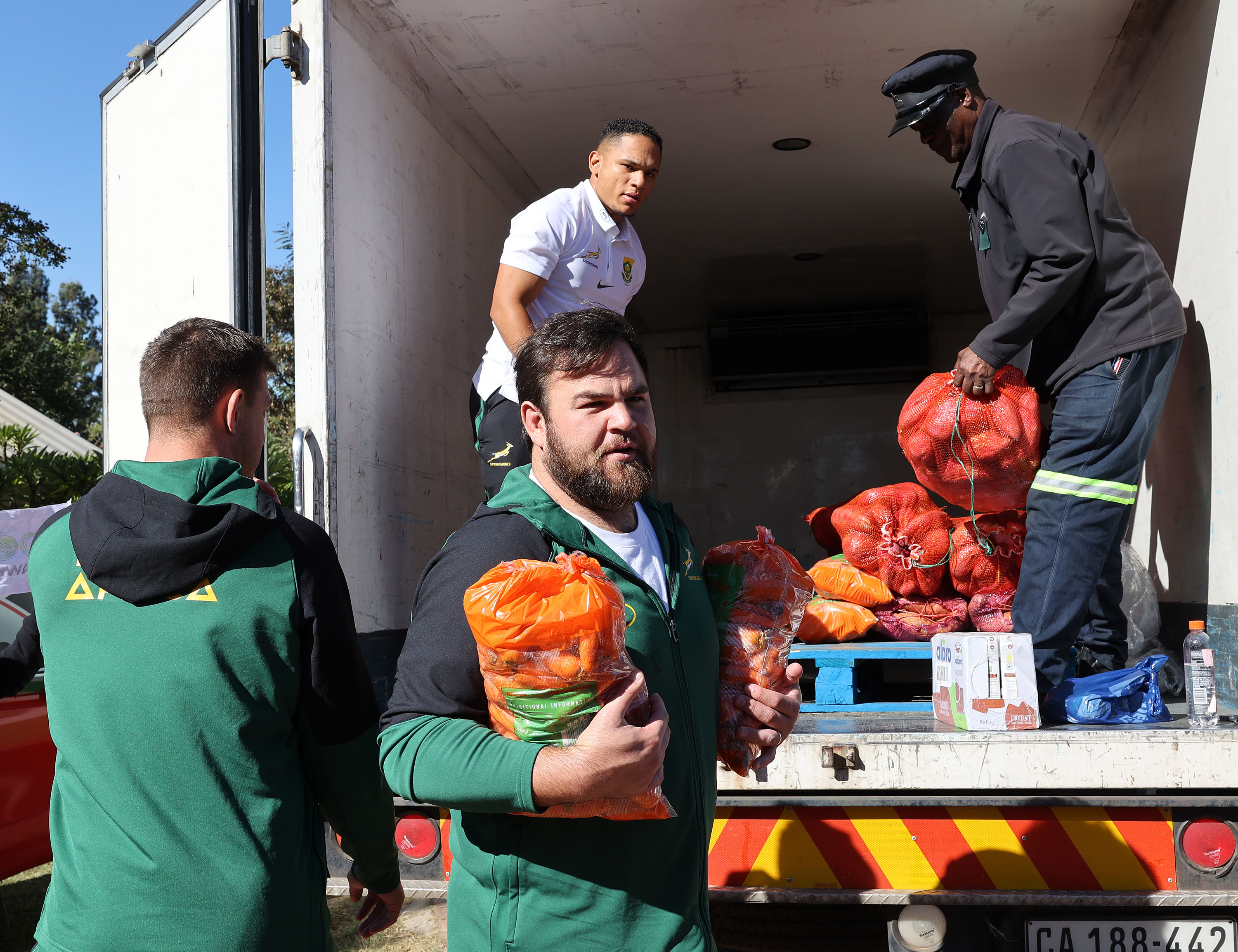 Read more about the article FoodForward SA, Springboks, Freddy Hirsch Group and Dettol team up for Food Security