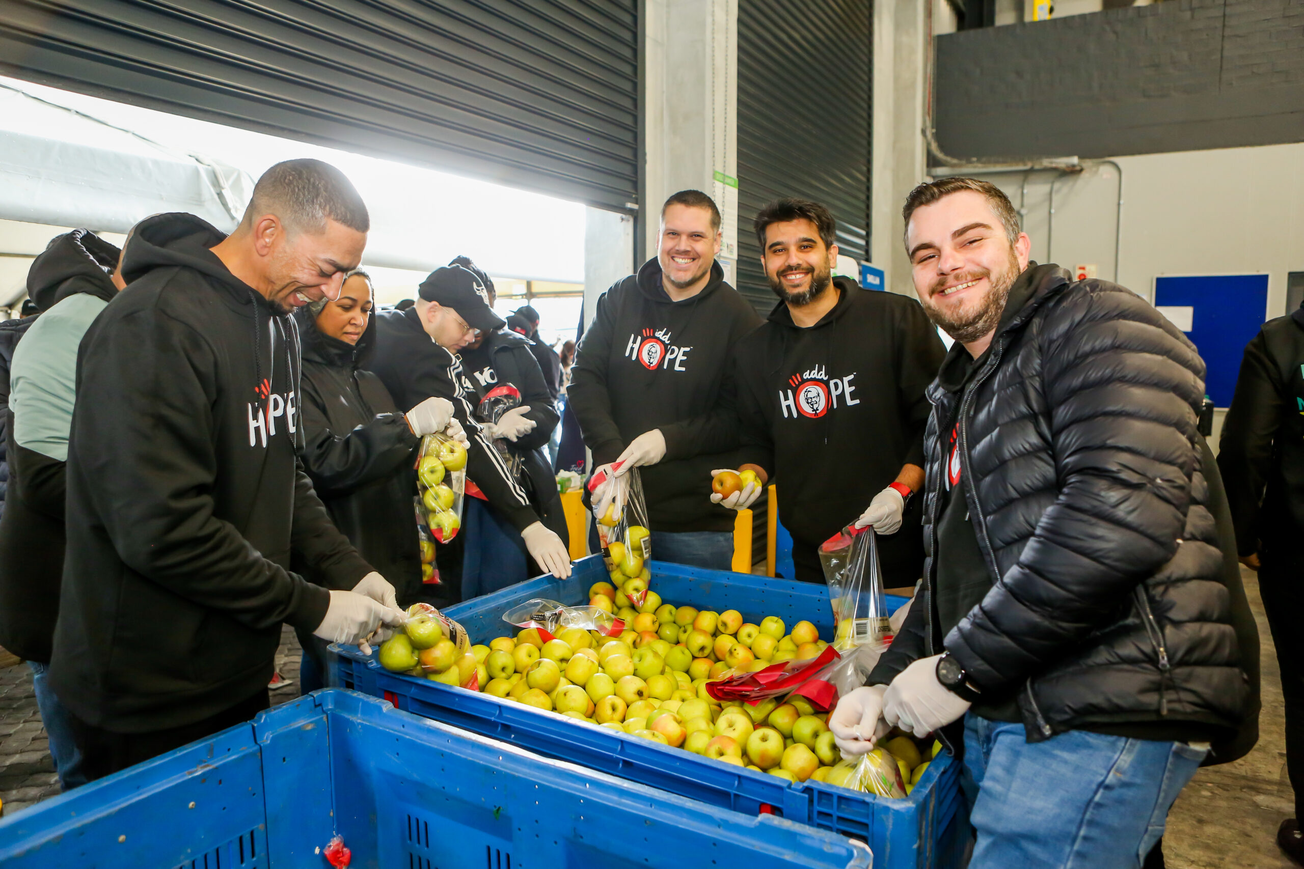 Read more about the article Inviting all Corporates: Celebrating Global Volunteer Month at FoodForward SA